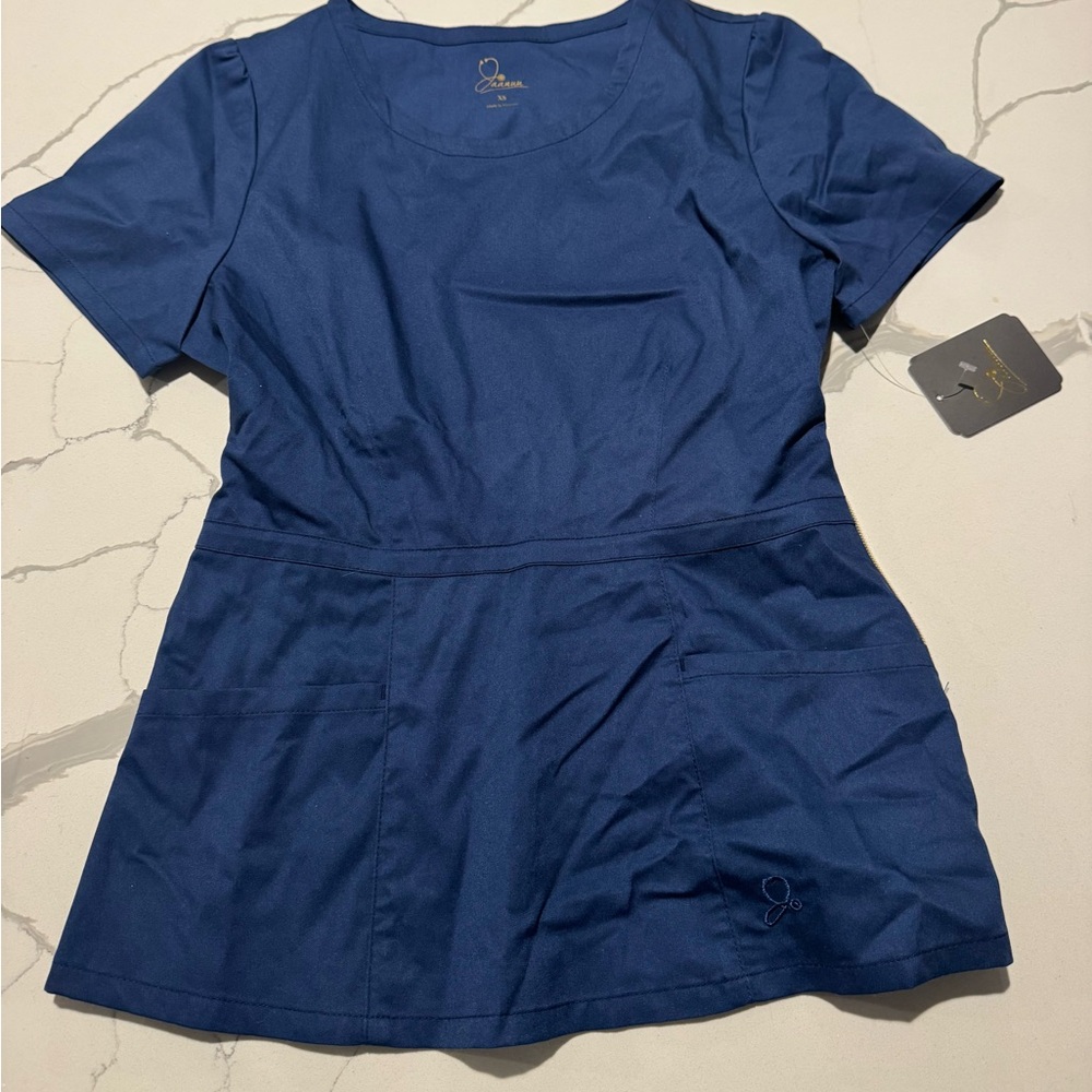 Jaanuu Women’s Navy Short Sleeve Scrub Top XS NWT